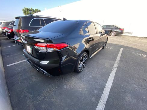 Used 2021 Toyota Corolla SE w/ SE Premium Package FWD image 3