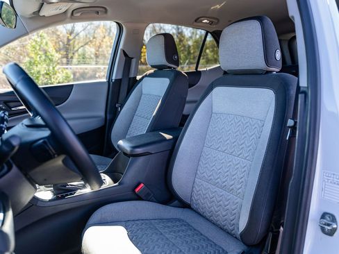 Used 2024 Chevrolet Equinox LT image 19