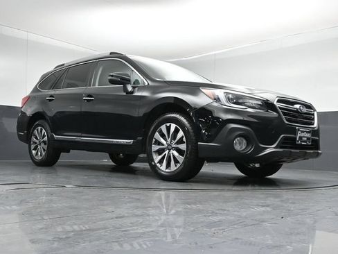 Used 2019 Subaru Outback 2.5i Touring w/ Popular Package #3A AWD/4WD image 38