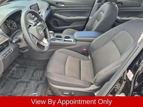 Used 2025 Nissan Altima 2.5 SV FWD image 24