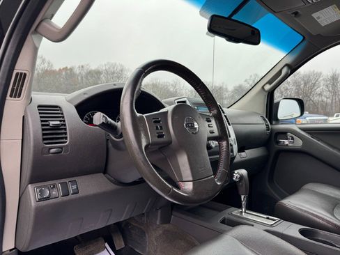 Used 2012 Nissan Frontier PRO-4X image 14