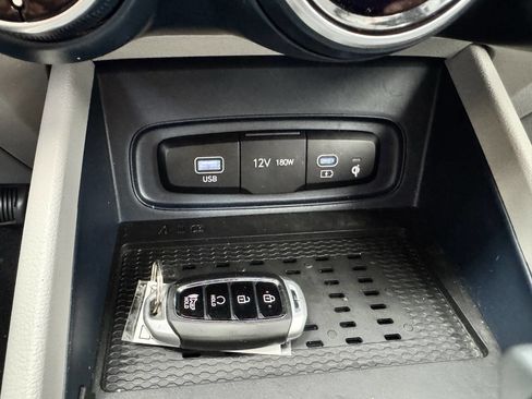 Used 2023 Hyundai Venue Limited w/ Cargo Package image 35