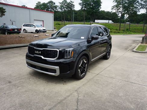 Used 2024 Kia Telluride EX w/ EX Captain's Chair Package FWD image 26