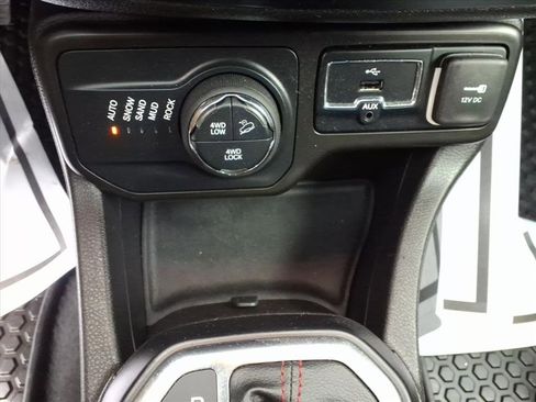 Used 2023 Jeep Renegade Trailhawk w/ Sun/Sound Group image 13