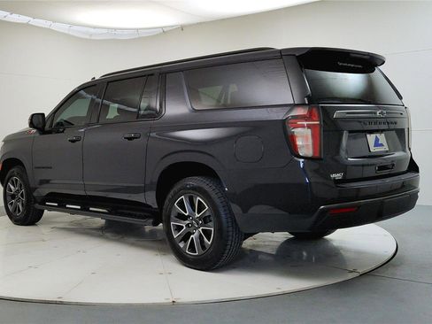Used 2022 Chevrolet Suburban Z71 w/ Luxury Package image 5