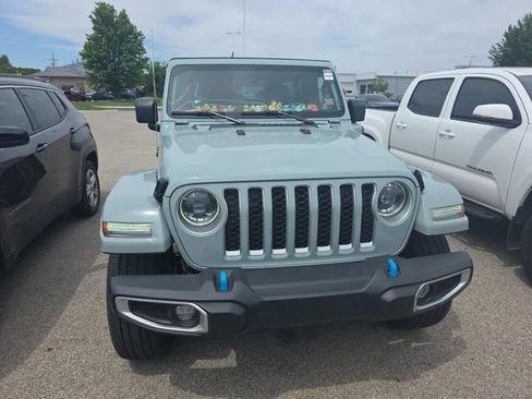 Used 2023 Jeep Wrangler Unlimited Sahara w/ Cold Weather Group AWD/4WD image 10