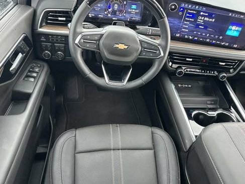 Certified 2026 Chevrolet Suburban High Country AWD/4WD image 27