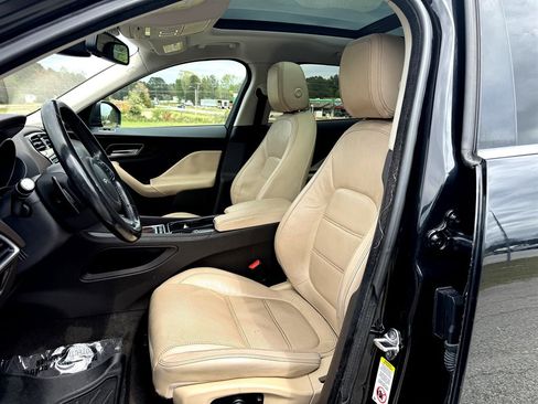 Used 2017 Jaguar F-PACE Prestige image 3