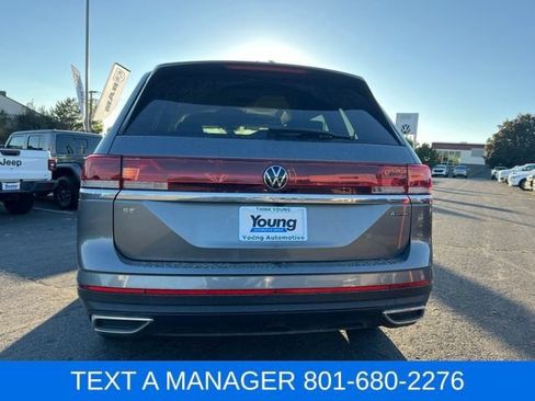Used 2024 Volkswagen Atlas SE AWD/4WD image 4