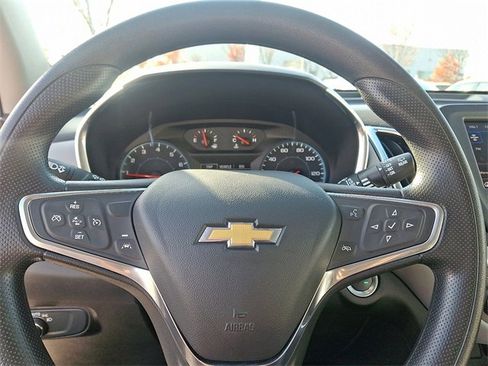 Used 2022 Chevrolet Equinox LS image 13