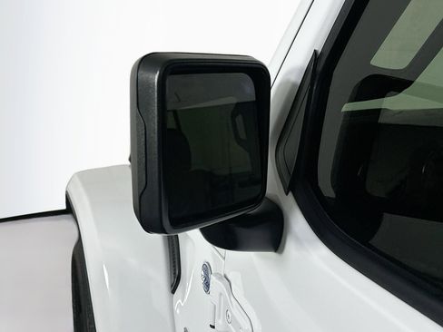 Used 2022 Jeep Wrangler Sahara w/ Safety Group image 16