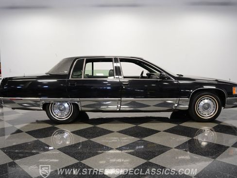 Used 1995 Cadillac Fleetwood Brougham RWD image 15