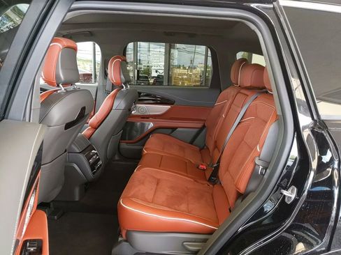 Certified 2025 Lincoln Nautilus Black Label w/ Jet Appearance Package AWD/4WD image 13