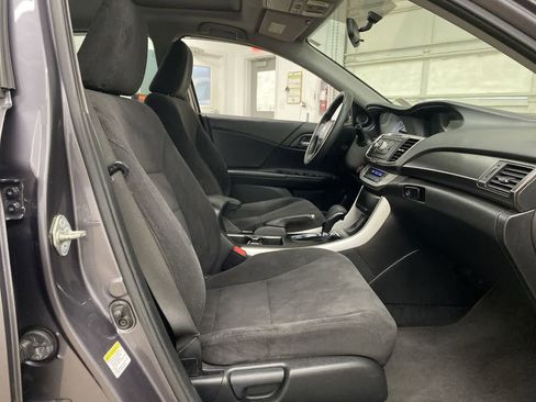 Used 2015 Honda Accord EX image 18