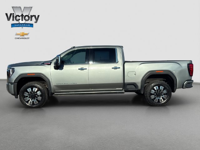 Used 2025 GMC Sierra 3500 Denali w/ Denali Reserve Package AWD/4WD image 4