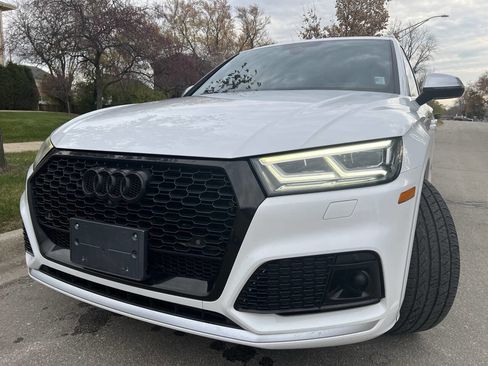Used 2018 Audi SQ5 Prestige w/ Prestige Package image 3
