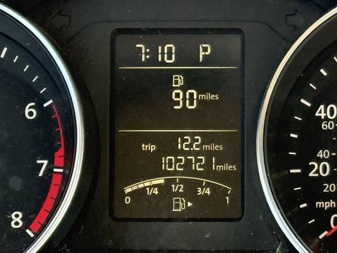 Used 2016 Volkswagen Jetta SE FWD image 16