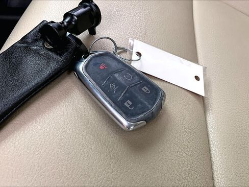 Used 2018 Cadillac XT5 FWD image 15