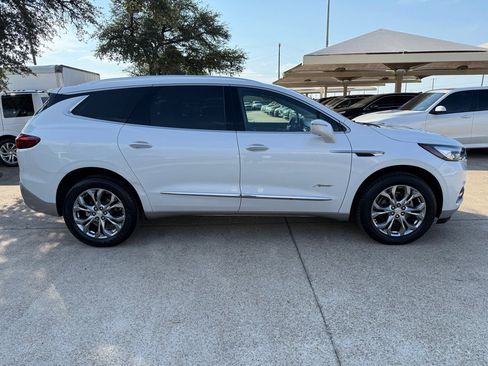 Used 2018 Buick Enclave Avenir w/ Avenir Technology Package image 8