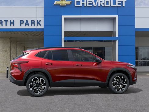 New 2026 Chevrolet Trax RS w/ Driver Confidence Package FWD image 5