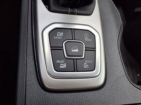 New 2026 Nissan Frontier SV AWD/4WD image 23