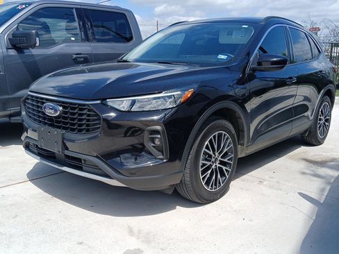 Used 2024 Ford Escape SE FWD image 1