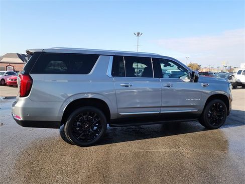 New 2026 GMC Yukon XL Elevation image 2