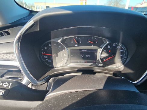 Used 2023 Chevrolet Equinox Premier image 15