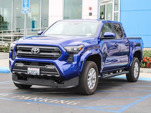 Used 2025 Toyota Tacoma SR5 RWD image 3