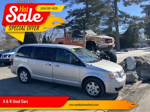 Used 2010 Dodge Grand Caravan SE image 1
