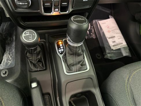 Certified 2025 Jeep Gladiator Sport image 42