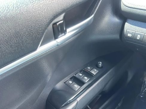 Used 2020 Toyota Camry SE w/ Carpet Mat Package FWD image 17