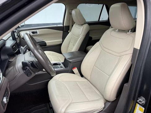Used 2020 Ford Explorer Platinum w/ Premium Technology Package AWD/4WD image 55