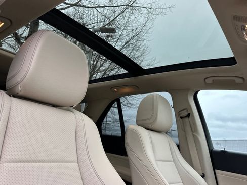 Used 2021 Mercedes-Benz GLE 350 image 17