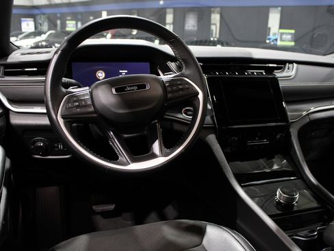 Used 2022 Jeep Grand Cherokee Altitude image 18