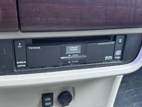 Used 2013 Toyota Sienna Limited w/ Premium Pkg image 13