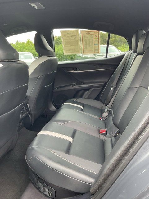 Used 2025 Toyota Camry SE FWD image 15