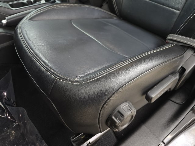 Used 2019 Jeep Wrangler Unlimited Sahara AWD/4WD image 27