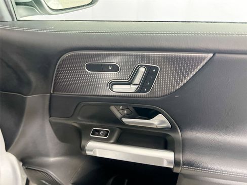 Certified 2021 Mercedes-Benz GLB 250 4MATIC image 27