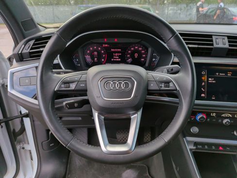 Used 2019 Audi Q3 2.0T Premium AWD/4WD image 17