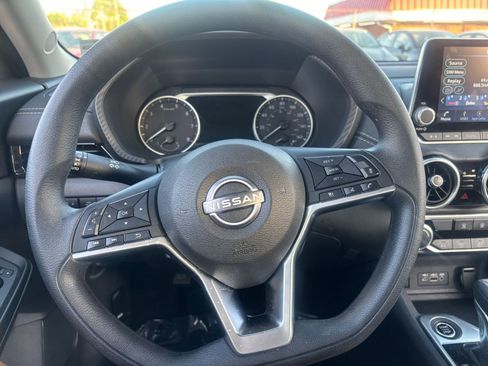 Used 2025 Nissan Sentra SV image 28