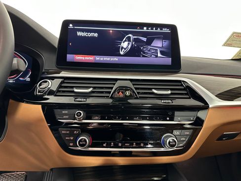 Used 2023 BMW 530i xDrive w/ Premium Package image 26
