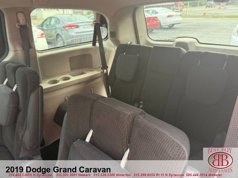 Used 2019 Dodge Grand Caravan SE w/ UConnect Hands-Free Group image 12
