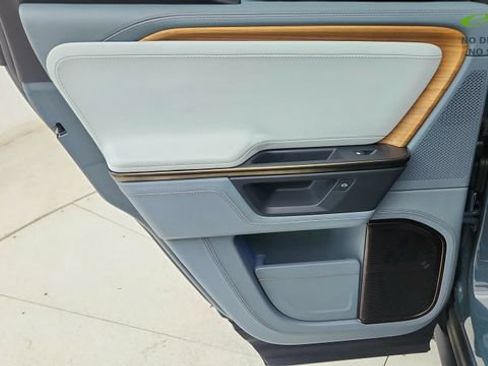 Used 2025 Rivian R1T Premium AWD/4WD image 32