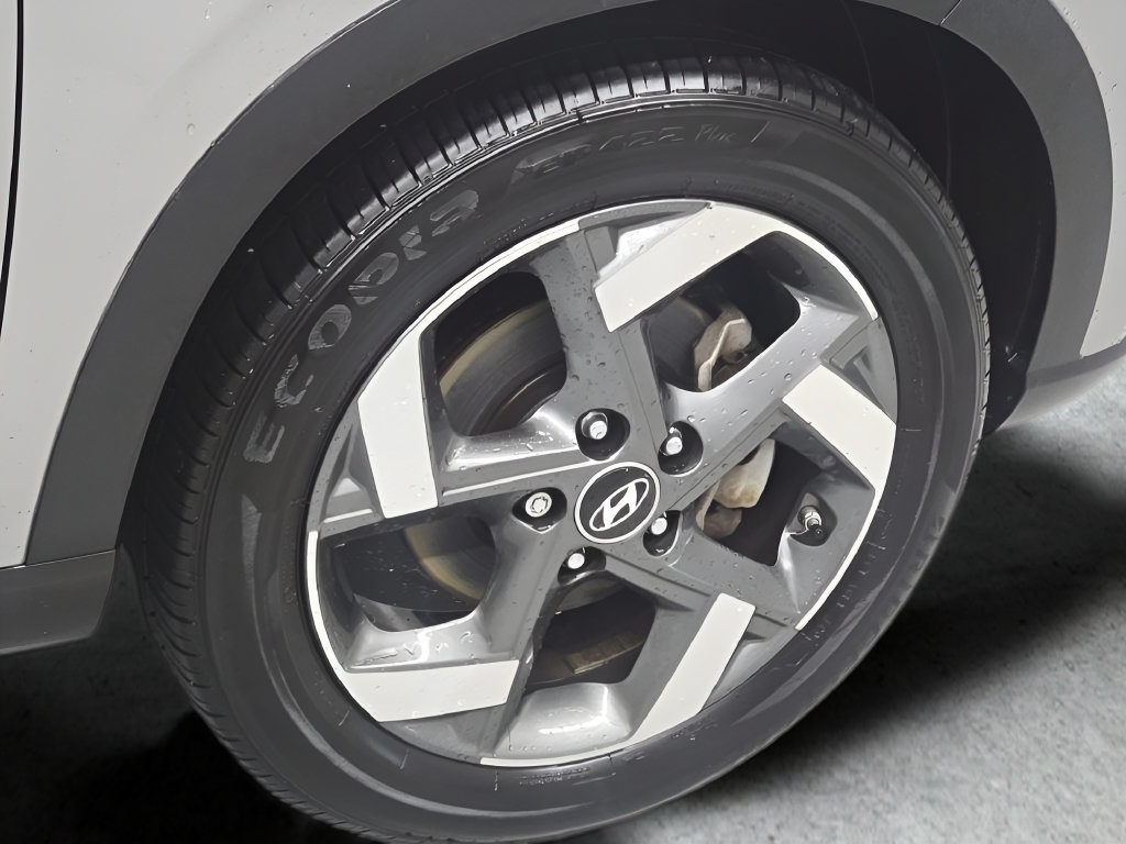 Certified 2024 Hyundai Venue SEL FWD image 42