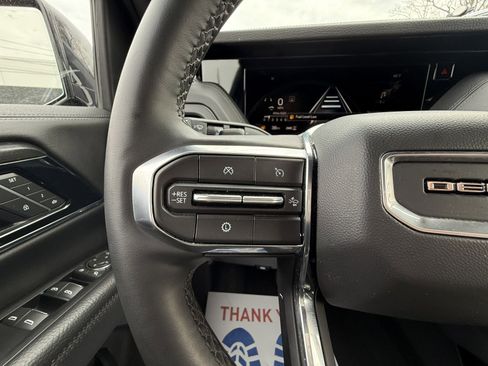 Certified 2025 GMC Yukon Denali image 17