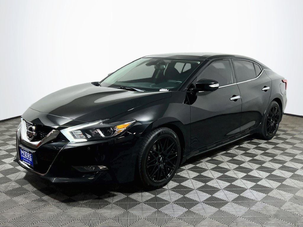 Used 2016 Nissan Maxima Platinum w/ Interior Lighting Package FWD image 3