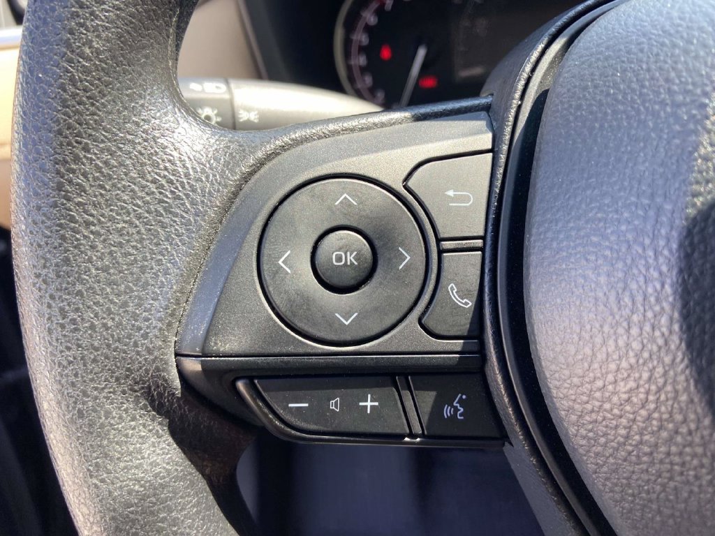 Used 2025 Toyota RAV4 LE FWD image 33