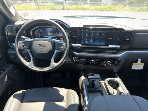 New 2026 Chevrolet Silverado 1500 RST w/ Z71 Off-Road Package AWD/4WD image 17