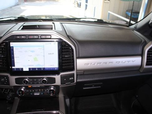 Used 2022 Ford F250 Lariat w/ Tremor Off-Road Package image 32